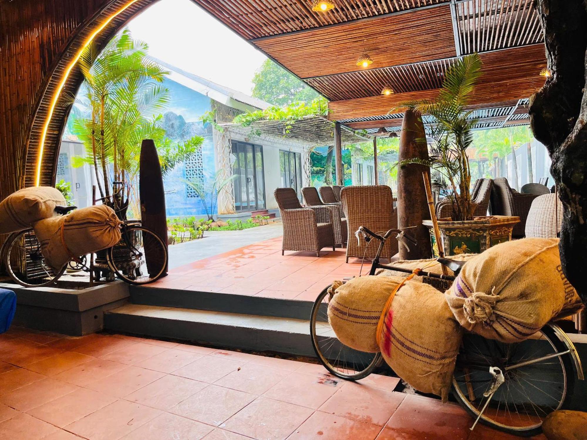 Commander Lodge Phong Nha Eksteriør bilde
